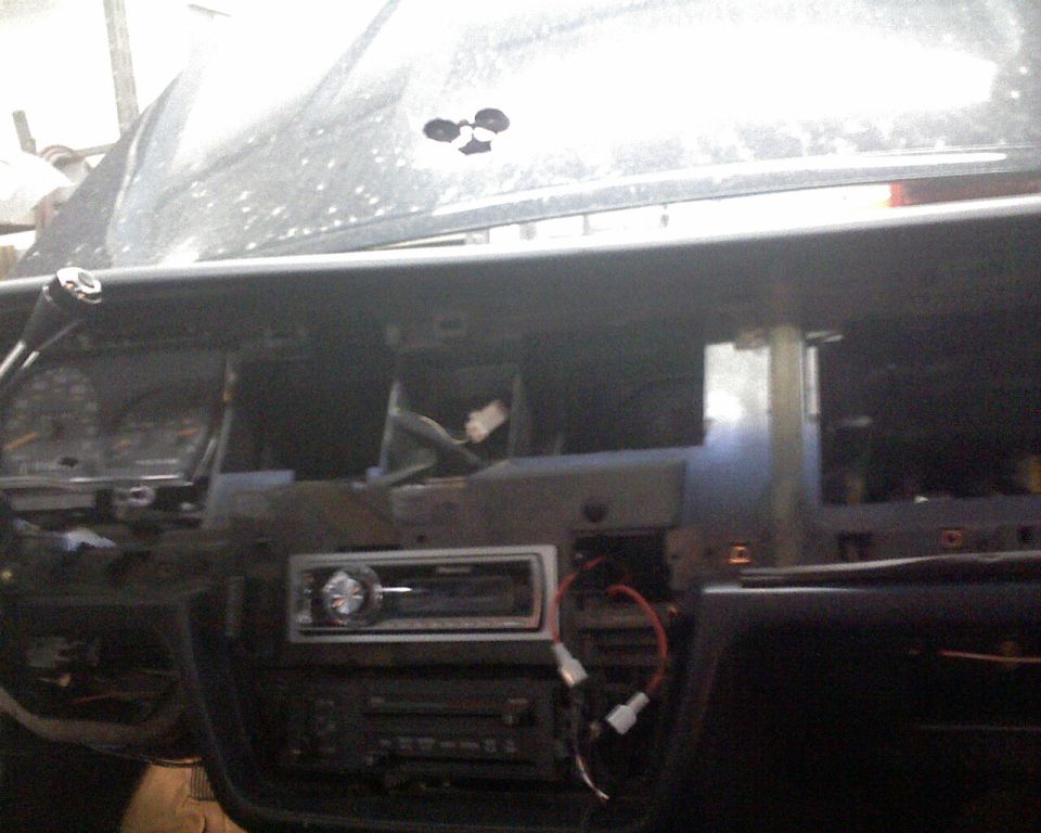 dash taken apart for paint (dark blue to black)