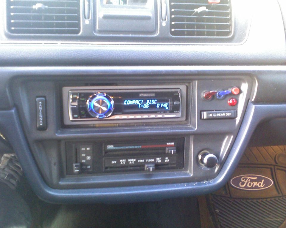 dash shot. nitrous arming switch (blue), fuel pump switch (red), nitrous purge (red push button)