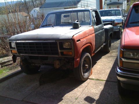 1985 Ford F-150 - This truck's body style suggests an early 1980s model, not a 1985.