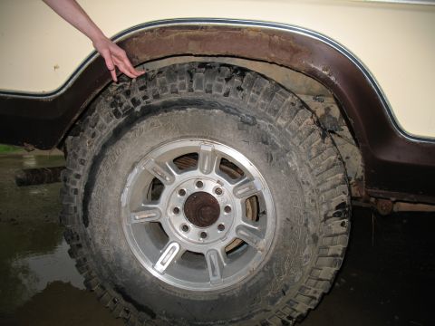 1979 Ford Bronco - the rear clears easily