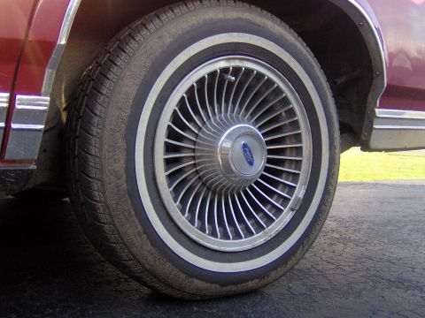 1990 Ford Crown Victoria LTD - Dirty White Walls