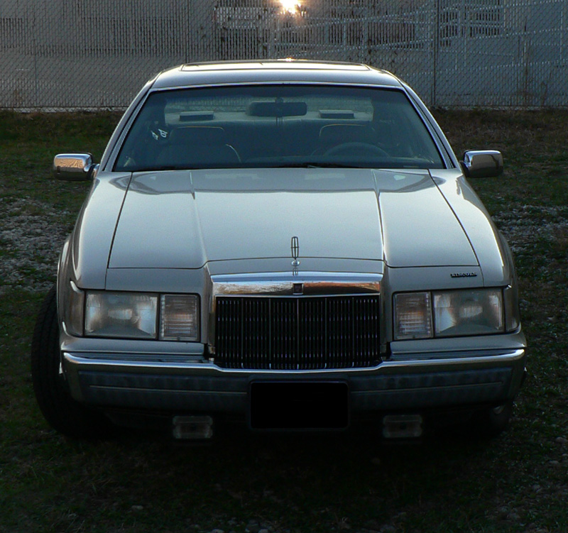 Front view of a 1990 Lincoln Mark VII parked outside