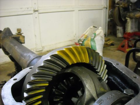 1979 Ford F-150 - Close-up of differential gears, showing yellow markings on the teeth.