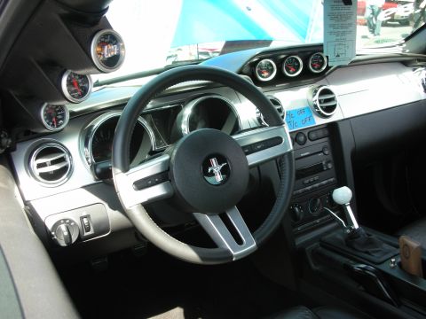 1992 Ford Crown Victoria - Aftermarket gauges are installed in the dashboard of this car's interior.