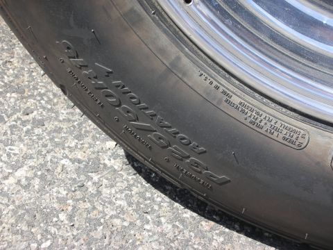 1992 Ford Crown Victoria - Tire sidewall details show size P355/50R16 and construction information.