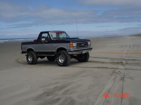1989 Ford Bronco - I dont even think I spun a tire..
