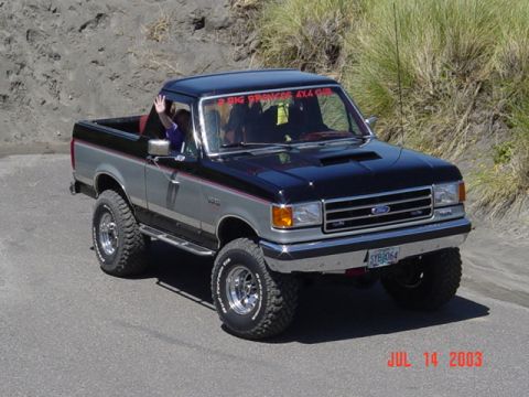1989 Ford Bronco - Just got off the beach, Time to load up for home.....(Way too many mosqitos)