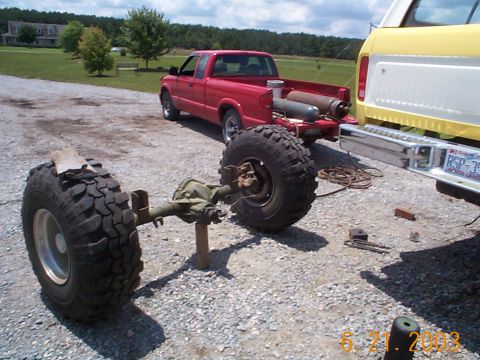 1978 Ford Bronco - 14 bolt in driveway
