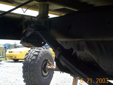 1978 Ford Bronco - Original shackle setup.