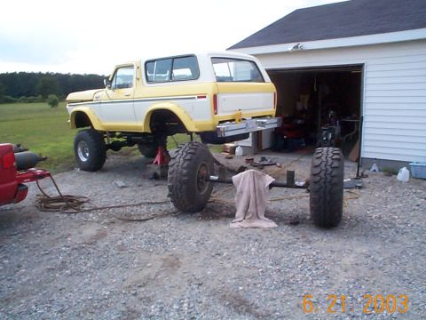 1978 Ford Bronco - 14 bolt ready for new seats.