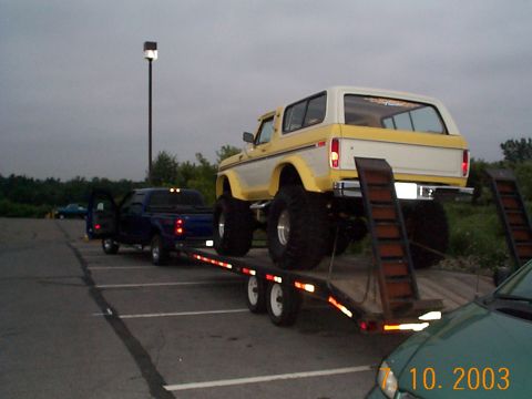 1978 Ford Bronco - hotel parking lot 3.