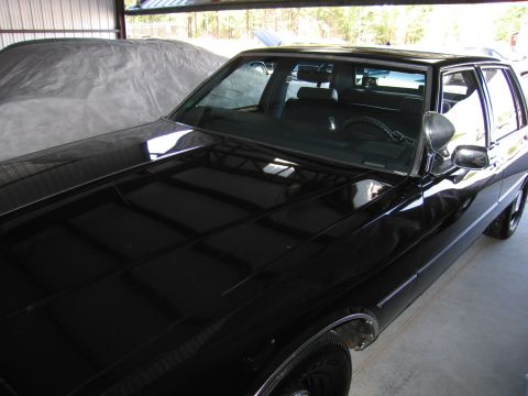 1991 Ford LTD Crown Victoria - This 1991 Ford Crown Victoria LTD is shown from a 3q-front angle.