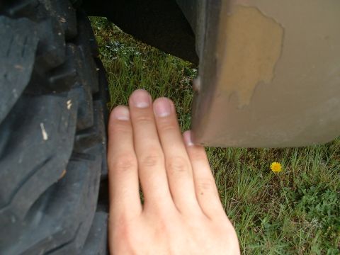 1994 GMC Suburban - Clearance at the back of the front fender with wheels straight.