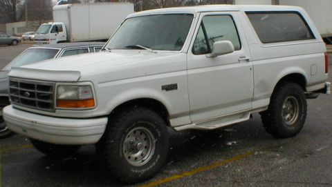 1983 Ford Bronco - This is a fake XLT-S. The front bumper rub strip should be black, as should the door mirrors, wiper arms, door handles, cab step treads, re…