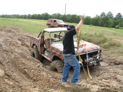 1993 Ford Bronco - Mark's distributor loosened itself and managed to turn enough to take all his power away