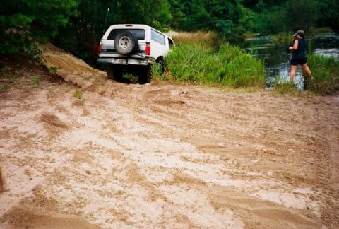 1992 Ford Bronco - At the Hummer pit, about to enter the water.