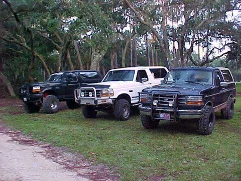 1992 Ford Bronco - Beginning Saturday morning at Lake Delancy, getting ready to head out to meet the rest of the group.