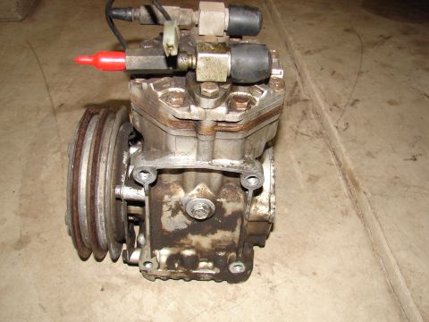 1996 Ford Bronco - This is an AC compressor, not a 1996 Ford Bronco part.
