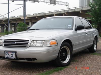 1998 Ford Crown Victoria photo
