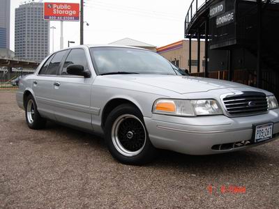 1998 Ford Crown Victoria photo