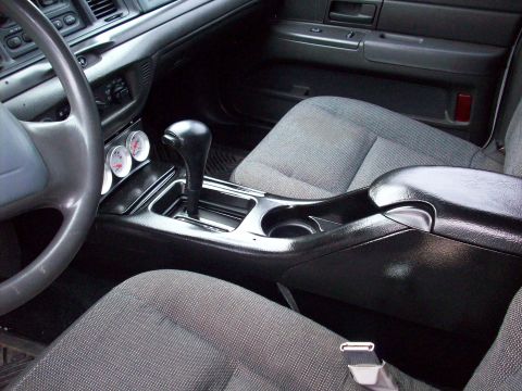 2003 Ford Crown Victoria photo
