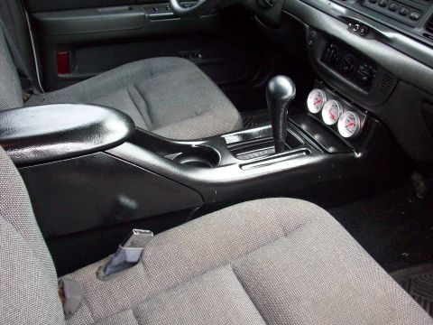 2003 Ford Crown Victoria photo