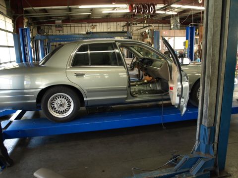 1999 Ford Crown Victoria - Thursday night in the shop