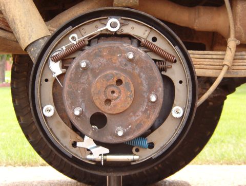 1975 Ford Bronco - The rear brakes were sticky, so we replaced everything except the slaves, e-brake levers, & equalizer bars. Oddly, this spring kit included…