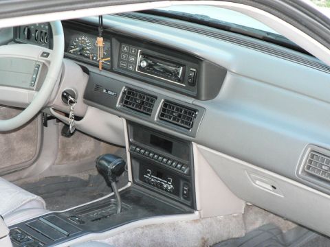 1990 Lincoln Mark VII - Dash (right side)