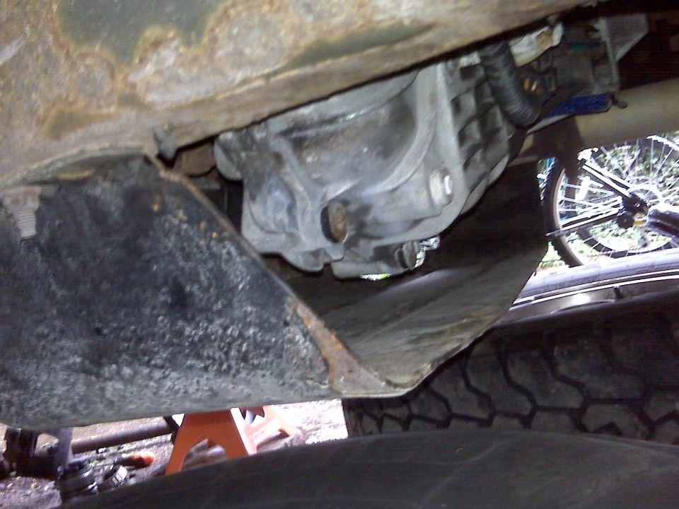 Underside transmission and bicycle wheel