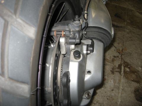 2004 BMW R1150GS ABS Adventure - Rear brake caliper with new pads.