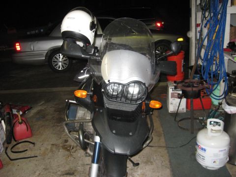 2004 BMW R1150GS ABS Adventure - Front of bike.