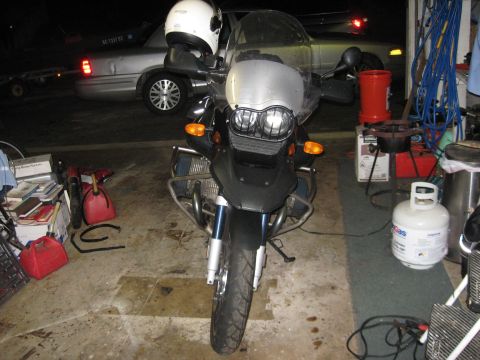 2004 BMW R1150GS ABS Adventure - Front of bike.