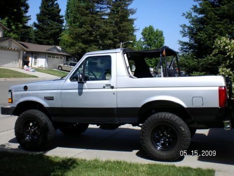 1996 Ford Bronco - I gained about 2" of clearance switching from the 33x13.50x15 Swampers to these 35x12.50x17 Toyo M/T's and the less knobby and little narro…