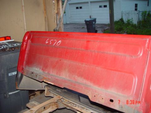 1989 Ford Ranger - Box off for rust work on back of cab, Box has writing which reads " wrong color start over" they didnt though.