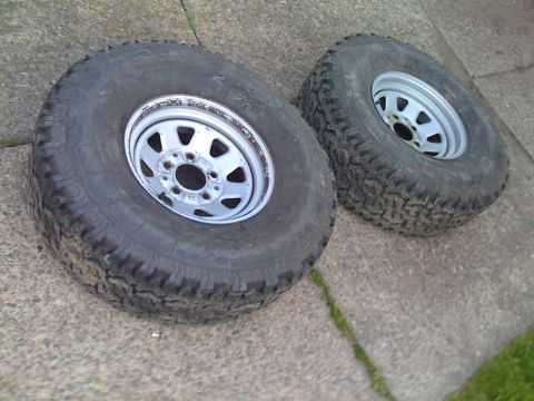 1985 Ford F-150 - 33 x 12.50 R15's on a 15 X 8 inch rim