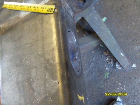 1989 Ford Bronco - Measuring tape on a vehicle bumper part. The date 22/05/2009 is visible.
