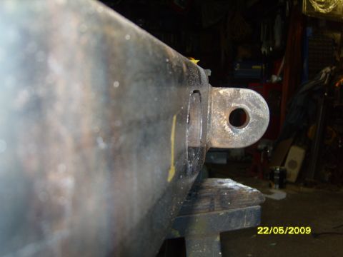 1989 Ford Bronco - Close-up of a vehicle's rear bumper bracket, dated 22/05/2009.