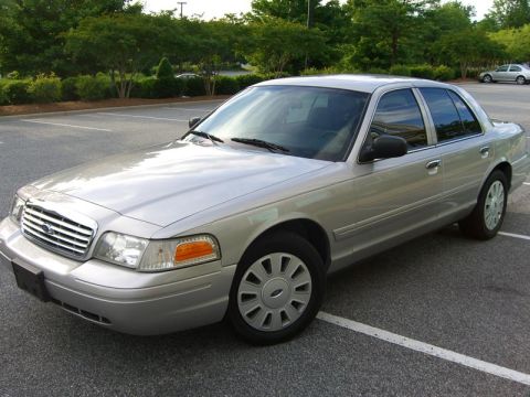 2006 Ford Crown Victoria photo