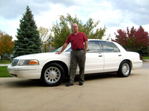 2000 Ford Crown Victoria photo