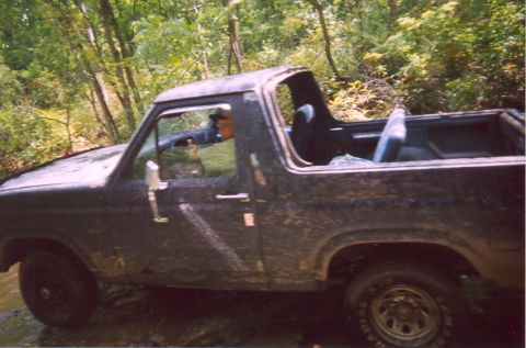 1982 Ford Bronco - man i need a better pic taker/spotter