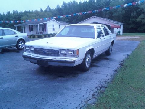 1987 Ford LTD Crown Victoria photo