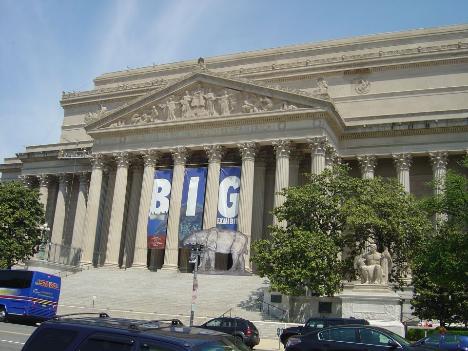 National Archives Building with 'BIG EXHIBIT' banners