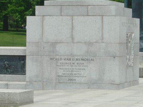 2001 Ford Crown Victoria - The World War II Memorial in Washington DC, dedicated in 2004.