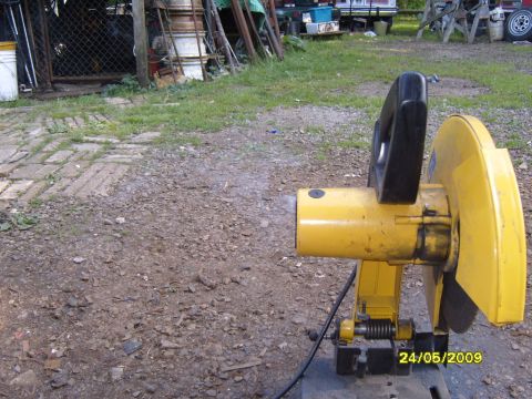 1989 Ford Bronco - Chop saw in outdoor setting with date stamp 24/05/2009 and website www.supermotors.net.
