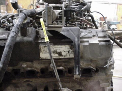 1989 Ford Bronco - One exhaust manifold off...engine had 125k on it, off a 1989 wrecker.