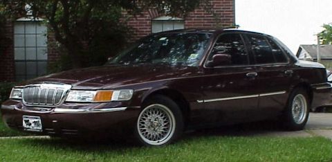 2000 Mercury Marquis - Another Side Shot