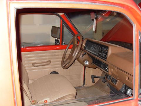 1984 Mazda B2000 photo
