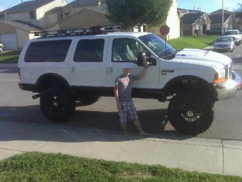 2001 Ford Excursion photo