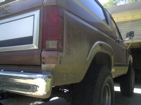 1986 Ford Bronco - lil bit o' mud